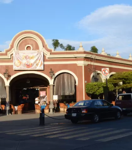 El Pari�n de Tlaquepaque re�ne gastronom�a, m�sica de mariachi y tradici�n en uno de los rincones m�s emblem�ticos de Jalisco.