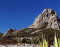 Bernal cautiva con su ambiente de pueblo m�gico y la imponente Pe�a de Bernal, uno de los monolitos m�s grandes del mundo.