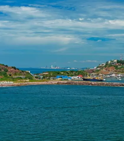 Las playas de Mazatl�n combinan amplias franjas de arena, el Pac�fico mexicano y un ambiente ideal para descansar o practicar deportes acu�ticos.