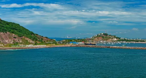 Las playas de Mazatl�n combinan amplias franjas de arena, el Pac�fico mexicano y un ambiente ideal para descansar o practicar deportes acu�ticos.