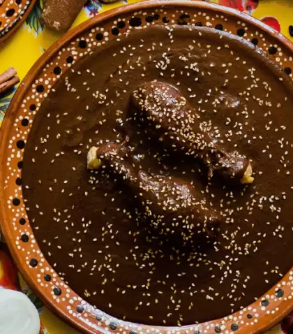 El mole es uno de los grandes emblemas de la gastronom�a mexicana y protagonista de festivales que celebran su tradici�n y diversidad de sabores.