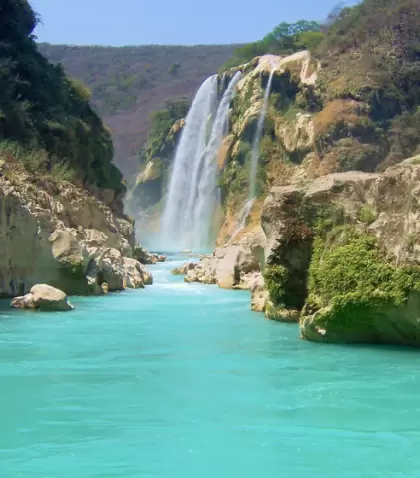 La Cascada de Tamul sorprende con su imponente ca�da de agua y los paisajes selv�ticos de la Huasteca Potosina.
