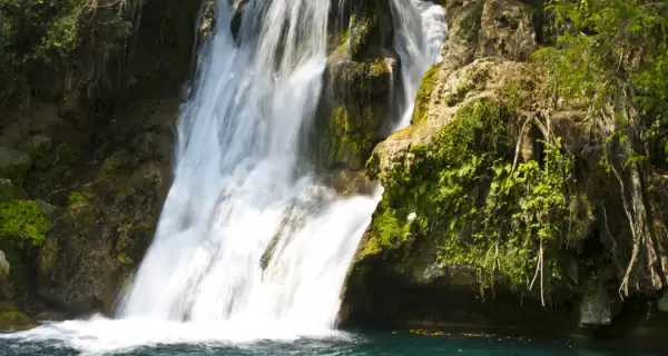 Tamasopo invita a descubrir r�os cristalinos, cascadas y paisajes naturales en el coraz�n de la Huasteca Potosina.